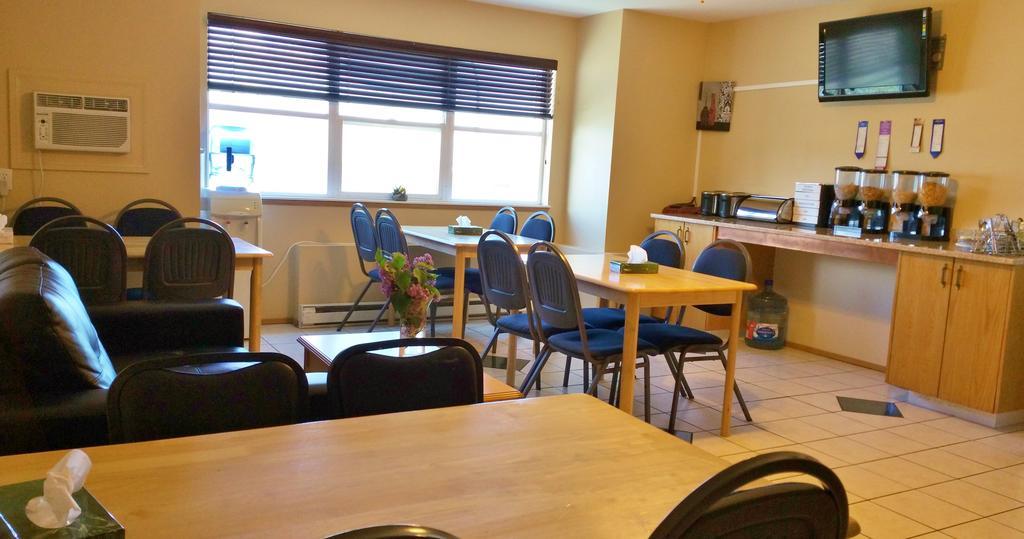 Alpine Motel カムループス エクステリア 写真