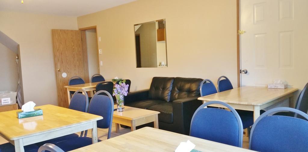 Alpine Motel カムループス エクステリア 写真