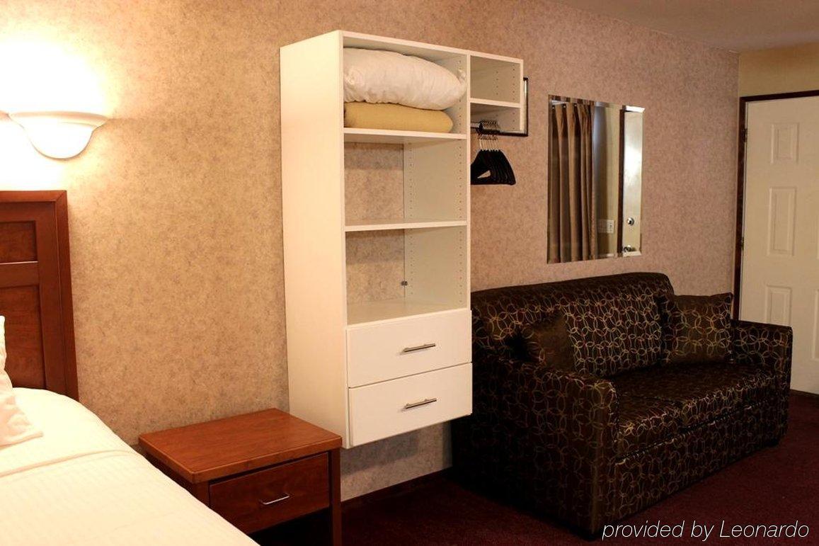 Alpine Motel カムループス エクステリア 写真