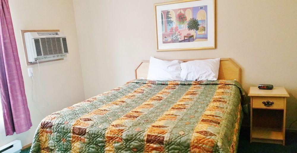 Alpine Motel カムループス エクステリア 写真