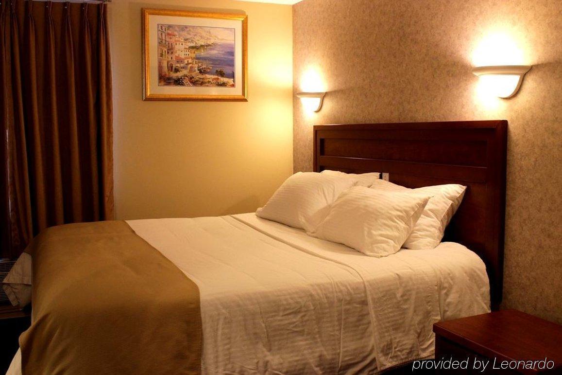 Alpine Motel カムループス エクステリア 写真
