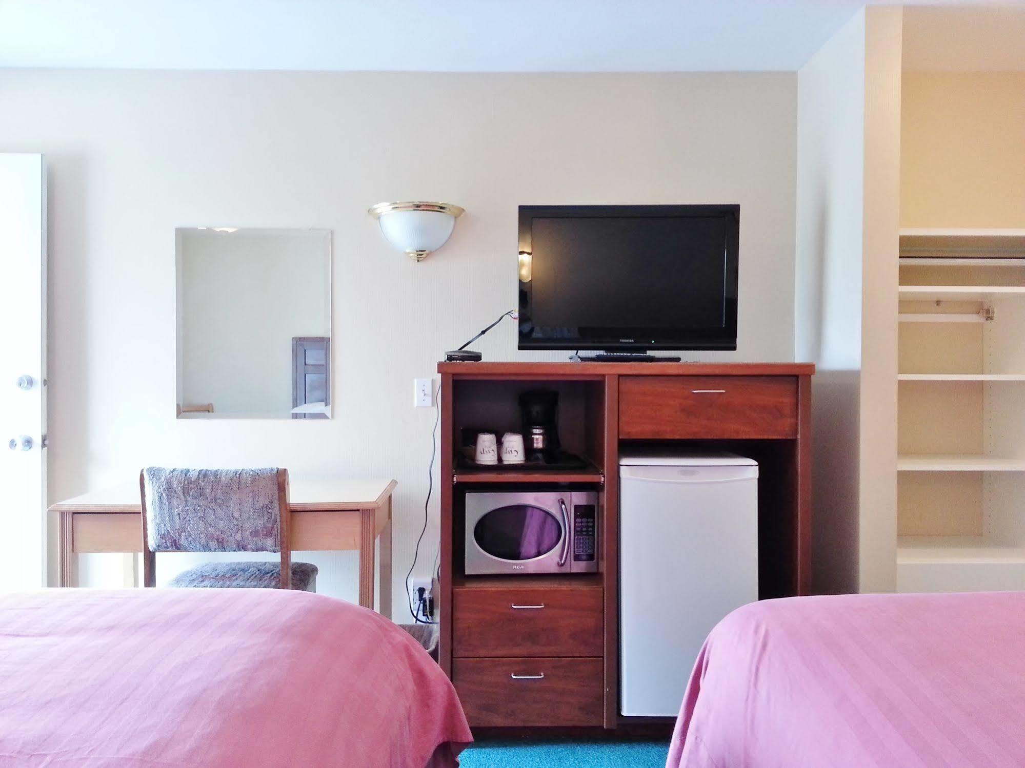 Alpine Motel カムループス エクステリア 写真