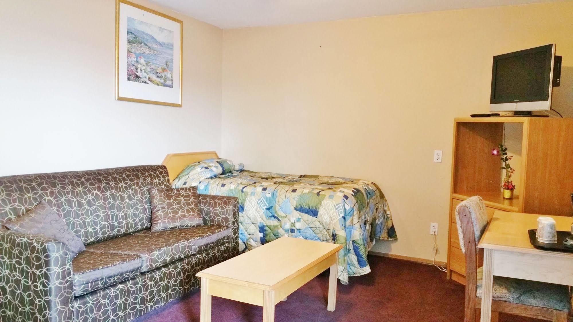 Alpine Motel カムループス エクステリア 写真
