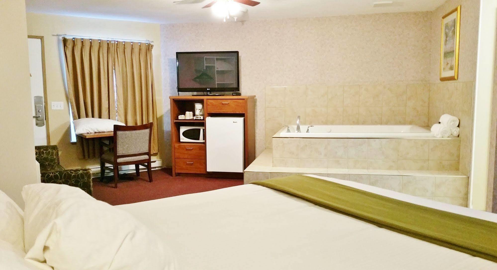 Alpine Motel カムループス エクステリア 写真
