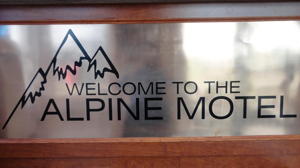 Alpine Motel カムループス エクステリア 写真